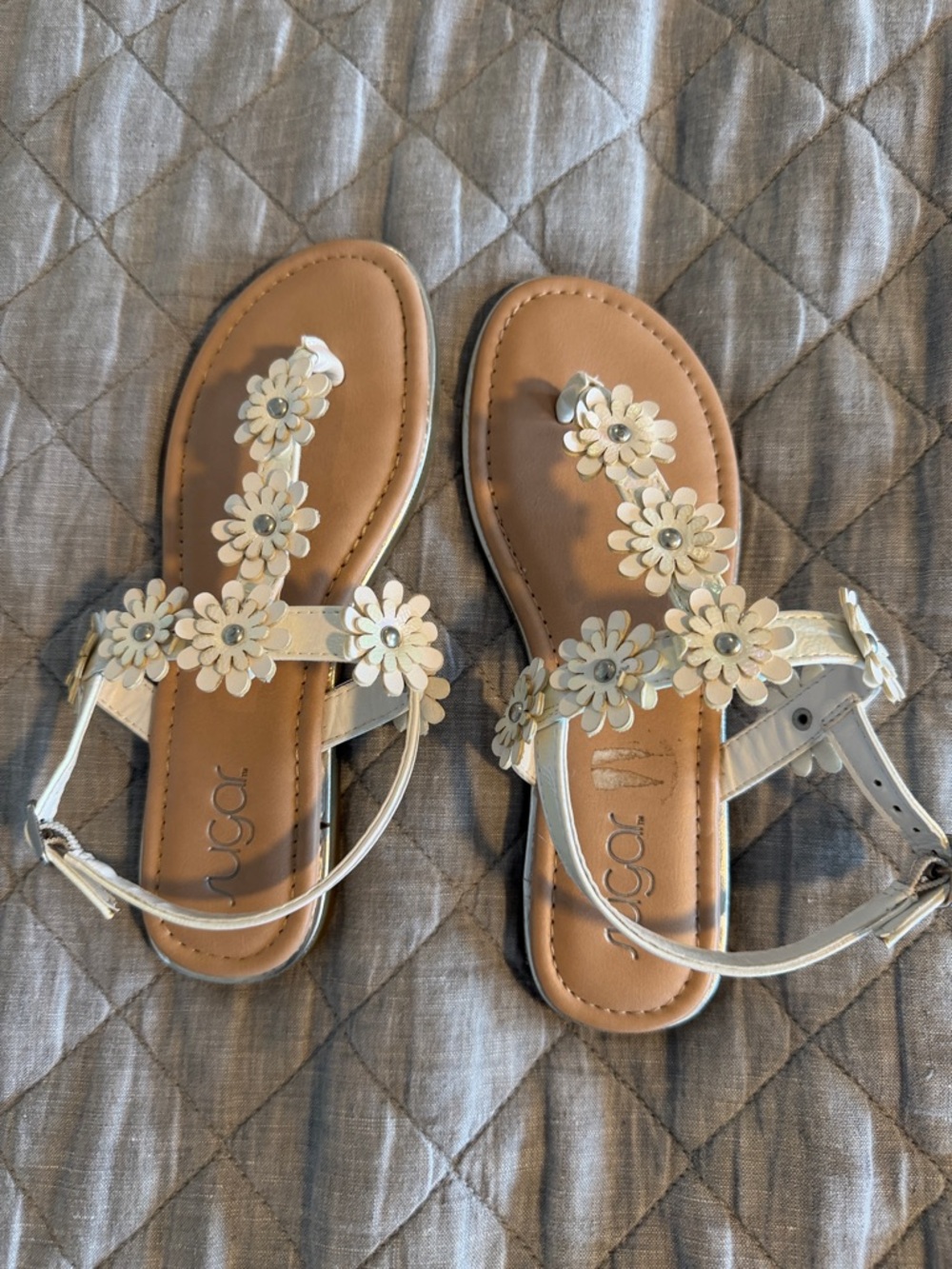 Iridescent white Floral T-Strap Sandals